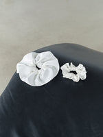 PEARL SHELL SILK SCRUNCHIE (3 COLORS, SMALL)