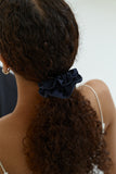 PEARL SHELL SILK SCRUNCHIE (SMALL)